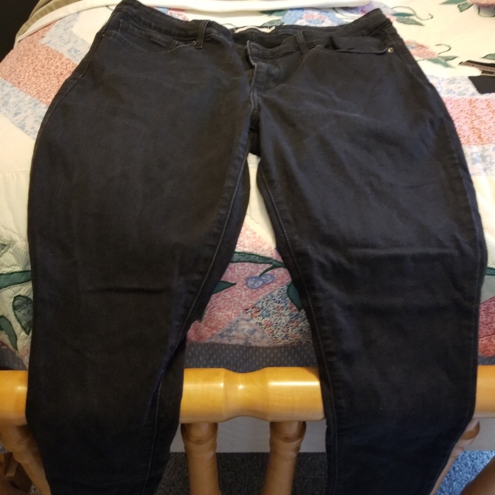 Levi 711 skinny size 32 women